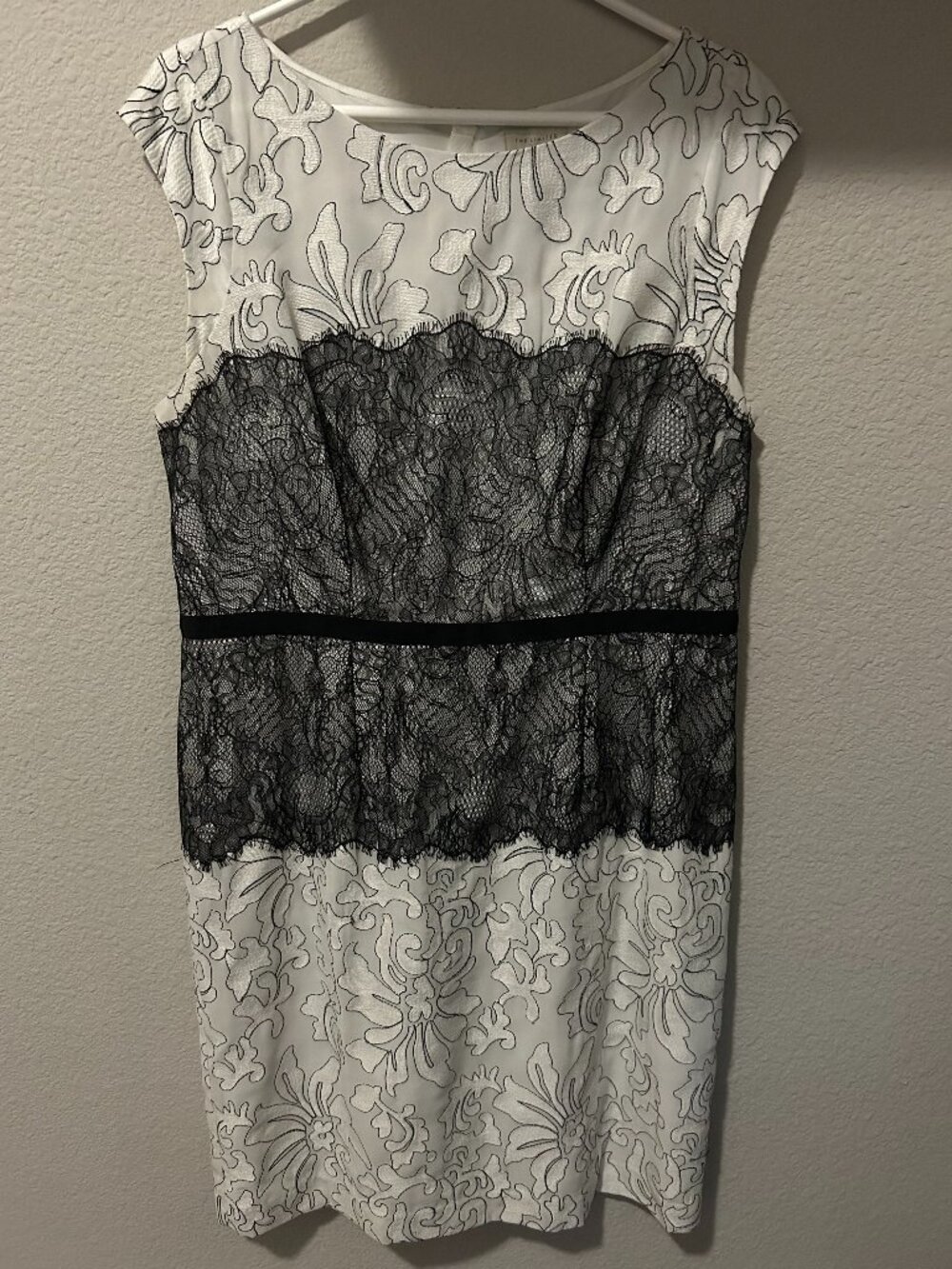The Limited Scandal Collection Black & White Lace Sheath Dress – Size 14